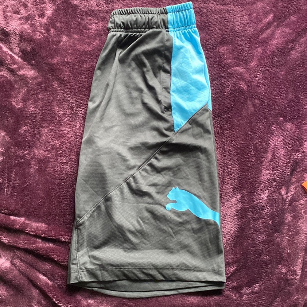 puma athletic shorts size M